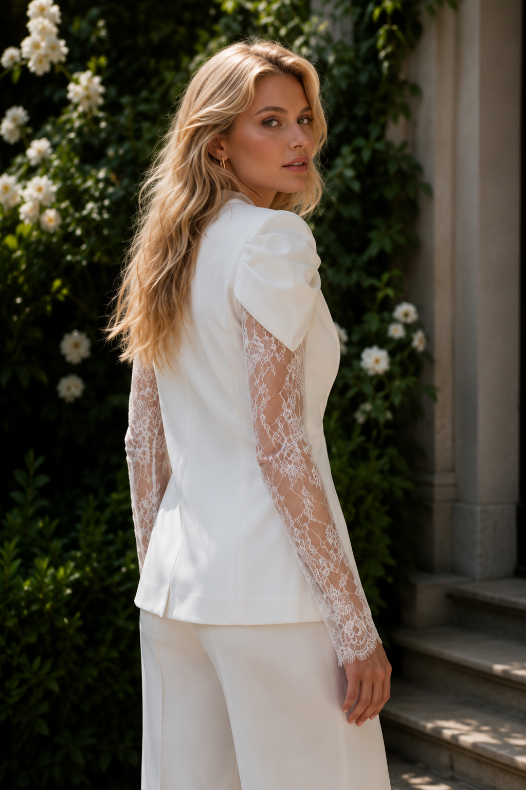 Samira Elegant white lace sleeve blazer