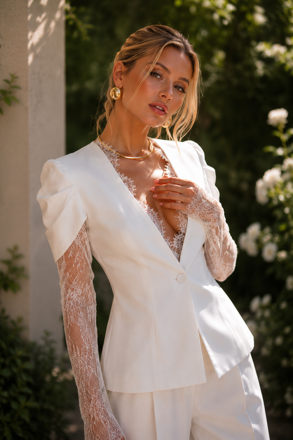 Wiem White blazer with lace sleeves